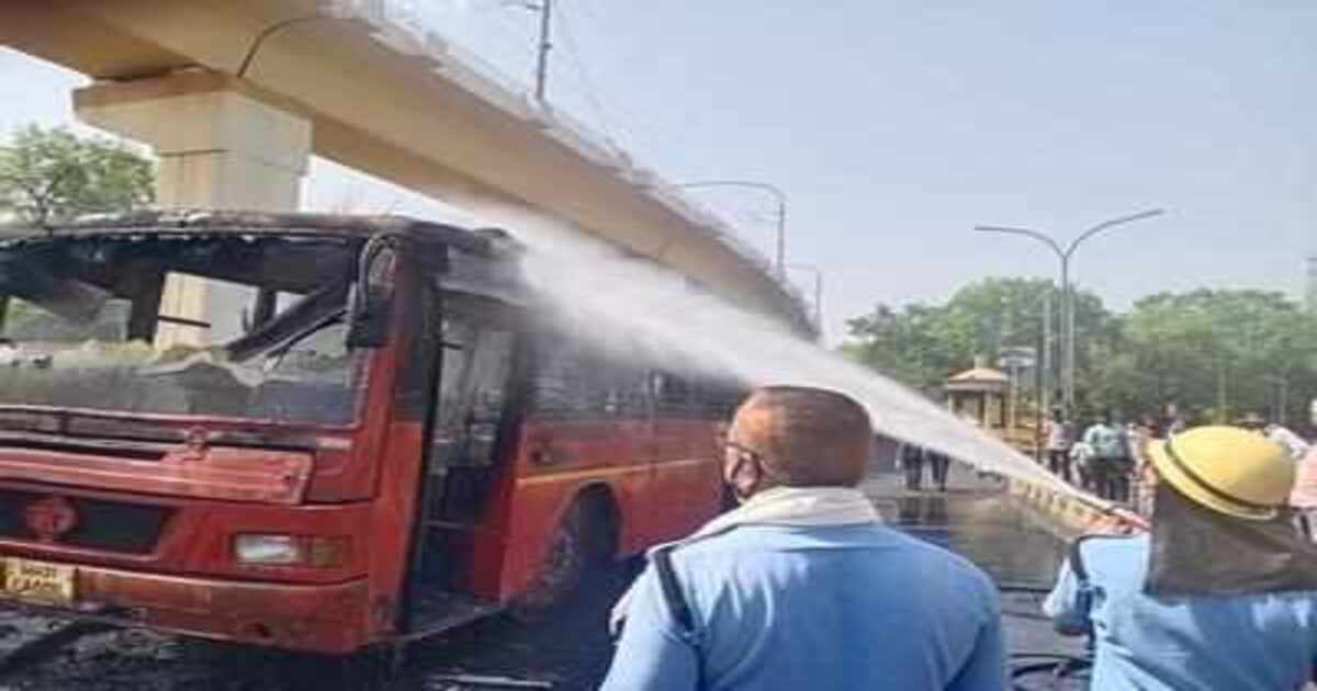 aapli bus catches fire